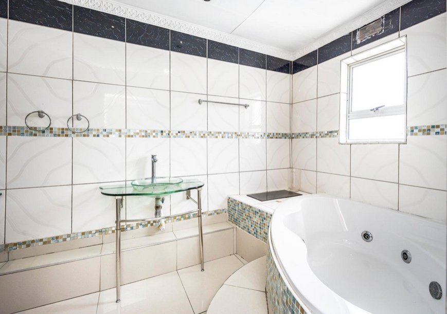 4 Bedroom Property for Sale in Sunnyridge Eastern Cape